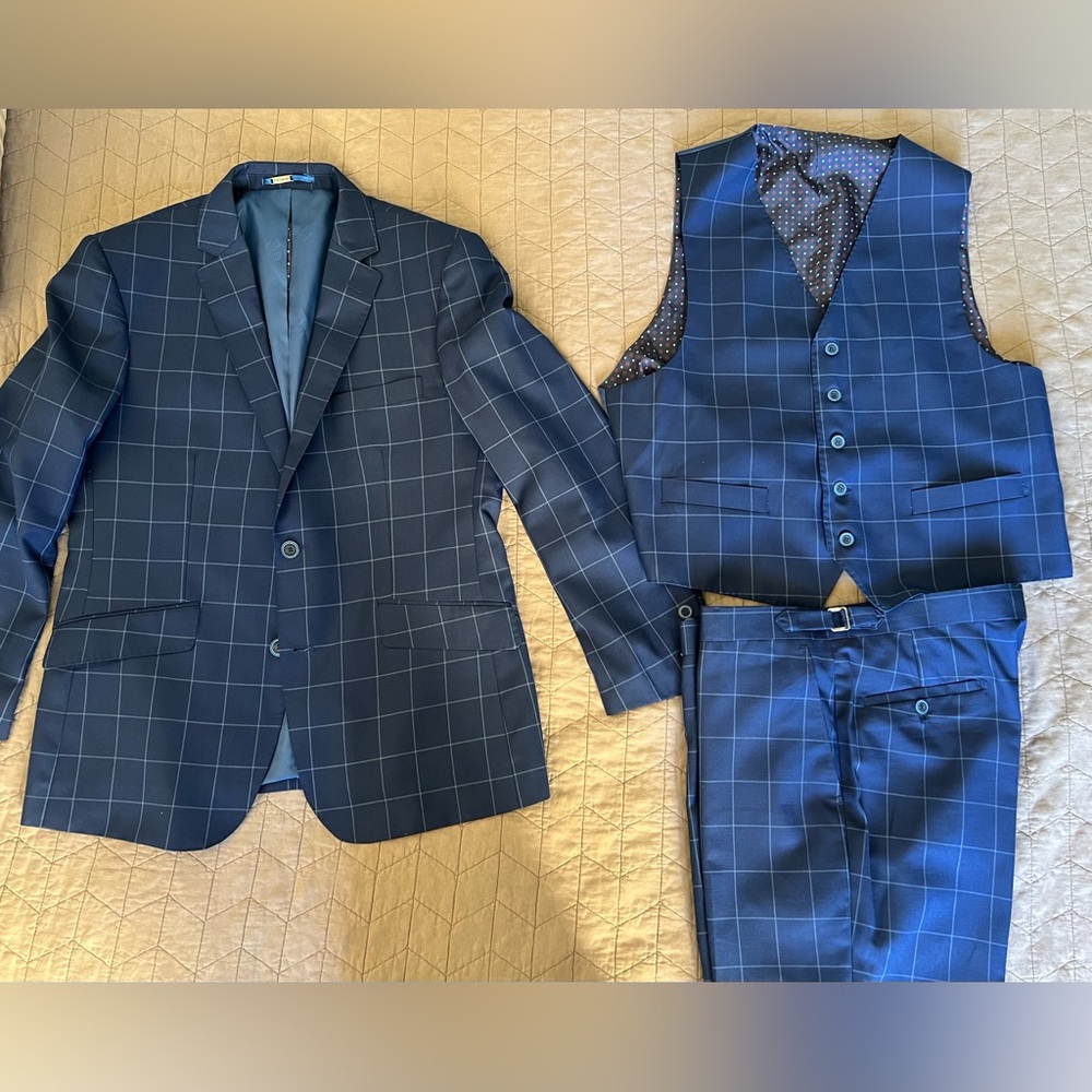 Men’s Three Piece Blue Windowpane Wool Suit 42s
